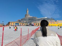 -采薇庄园四季滑雪场