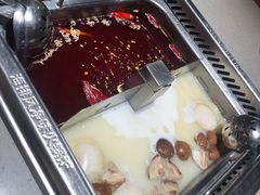 牛油双拼锅底-海底捞火锅(武胜路凯德广场店)
