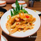非常好找的一家店铺。环境：半开放式
