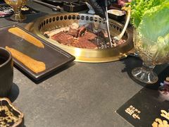 -铭牛烧肉·和牛海鲜自助(高新月牙湖店)