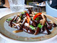 炒小黑鸡枞-半山腰·云南菜(侨福芳草地店)