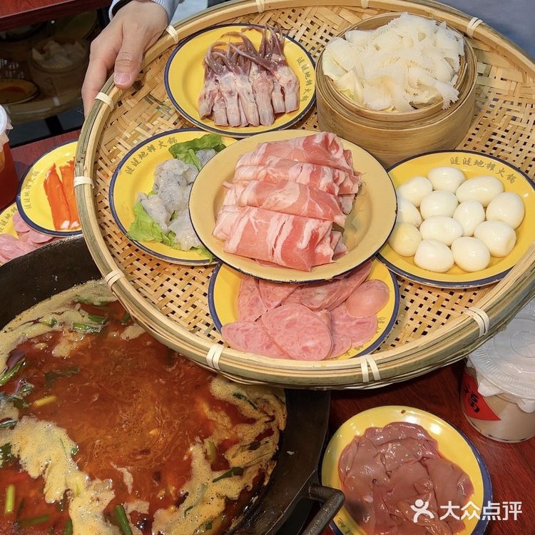 人气爆棚的涟涟地摊火锅🔥