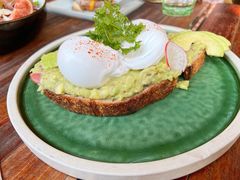 牛油果温泉蛋吐司-O'mills Sourdough Bakery&Bistro(永嘉路店)