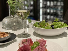 -wineapp葡萄酒餐吧(外滩金融中心店)