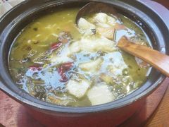 石锅酸菜鱼-周鱼小馆石锅酸菜鱼(活力汇店)