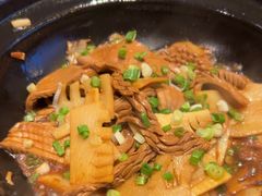 -泉畔人家·老济南经典鲁菜(大明湖店)