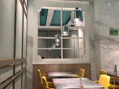 大堂-姚姚酸菜鱼·金戈戈香港豉油鸡(喜荟城联名店)