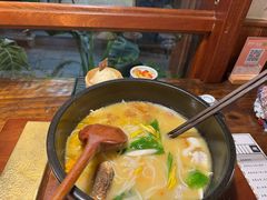 -银米·云南传统过桥米线(双廊黑金冠店)