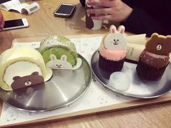 -LINE FRIENDS Garosu-gil Flagship Store