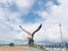 -巨鹰广场