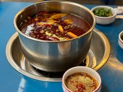 -牛华周记麻辣烫起源店
