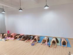 -亚太瑜伽普拉提学院