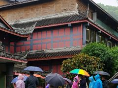 -峨眉山报国寺