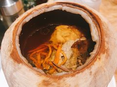 泰式椰皇炖乌鸡汤-陈鹏鹏潮汕菜(宝安机场T3航站楼店)