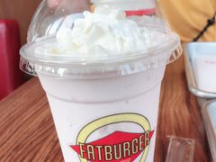 草莓奶昔-FATBURGER 特富客汉堡(外交公寓店)