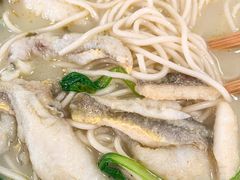 招牌黄鱼面-明呈黄鱼面馆(斜土路店)