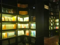 -钟书阁(松江泰晤士小镇店)