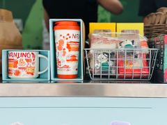 -星巴克臻选(南京金茂览秀城店)