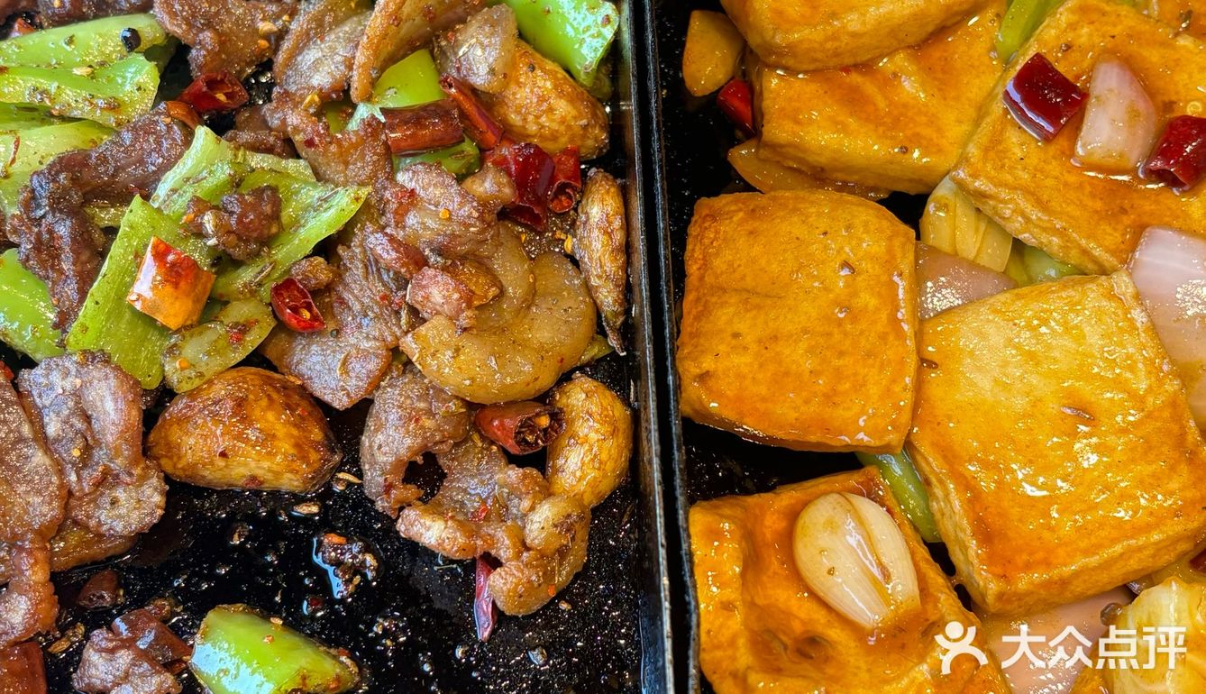 滋滋冒油的戳子肉