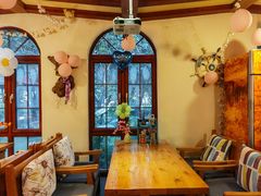 -月亮眼花园餐厅书吧酒吧