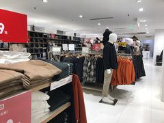 -优衣库(重庆星光时代广场店)