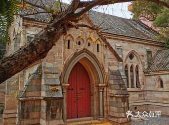 位于福师大仓山校区的石厝教堂在秋日简直不要太美