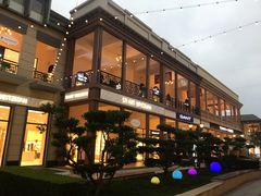 -王府井奥莱临潼小镇(临潼店)