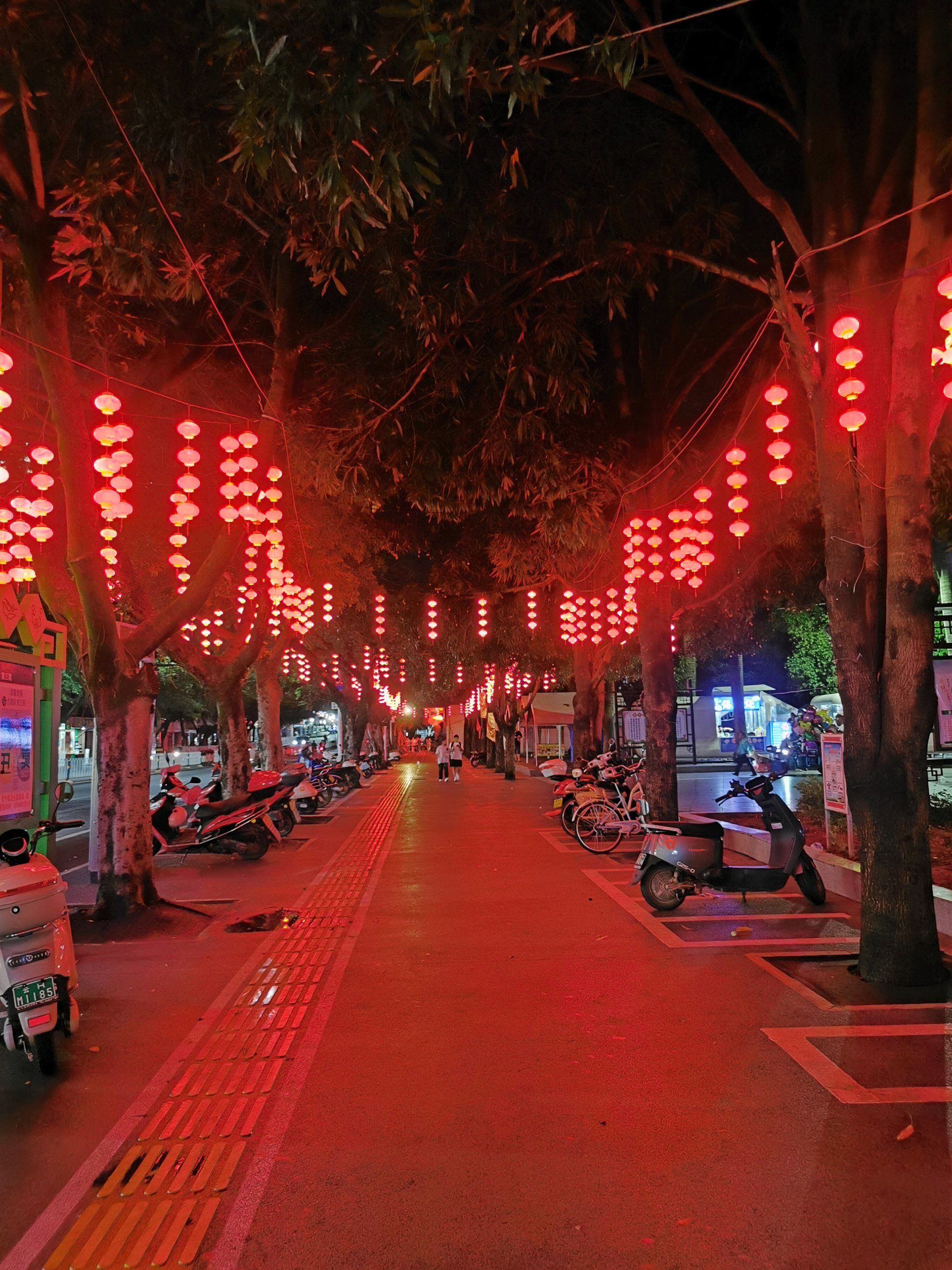 夏天夜晚的街道,惬意清爽慢节奏!