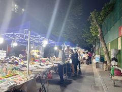 -吴山路夜市