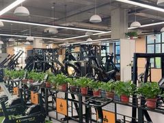 -岩顶健身(玄武店)