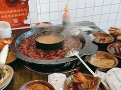-黄潇洒老火锅(九眼桥宏济巷店)