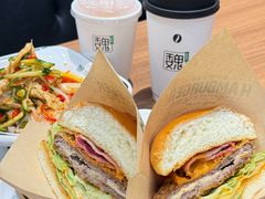 安格斯牛肉芝士堡-魏家凉皮(博水商务大厦店)