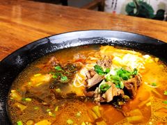 -八月美食小馆(银泰城总店)
