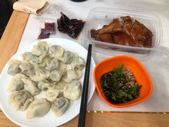 -孖妹上肉饺子馆