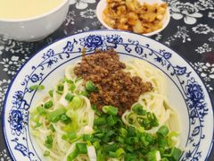 素椒杂酱面-老街杂酱面(东升街店)