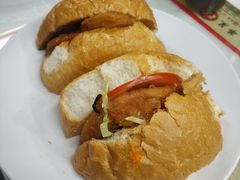 特色猪扒包-华星冰室(湾仔店)