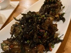 青城绿茶熏肋排-青城山六善酒店·紫氣園中餐厅