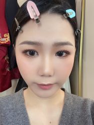 -现代经典婚纱摄影