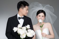 -雪中彩影婚纱摄影·微光艺术中心