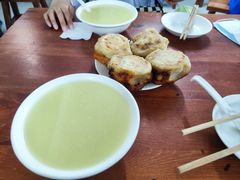 小米粥-宝瑞门钉肉饼店
