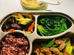 -爱的果实月嫂育婴师(世纪东方店)