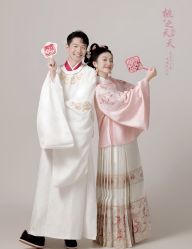 -喜爱高定婚纱摄影