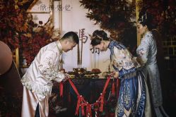 -欣薇婚纱(新源乐汇城店)