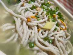 鸡汤手工鱼面-龙桥私厨·姜花菊花过桥鱼·顺德菜(容桂店)