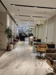 -罗亚帝造型·烫发染发