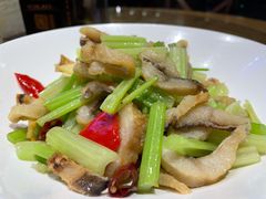 芹菜炒鳗干-拉完海鲜大排档(温岭店)