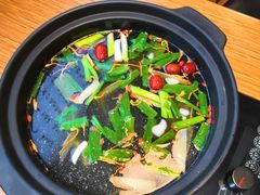 -陆记牛庄·碳锅龙虾烧烤(爱上花园店)