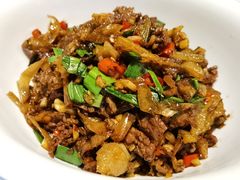 白辣椒炒牛肉-醉美东江·三文鱼·烧鸡公