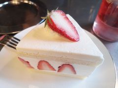草莓蛋糕-MI WU FACTORY米屋美食工厂餐厅(绿地店)