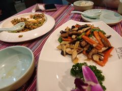 -香巴拉云南餐厅(华莱坞店)